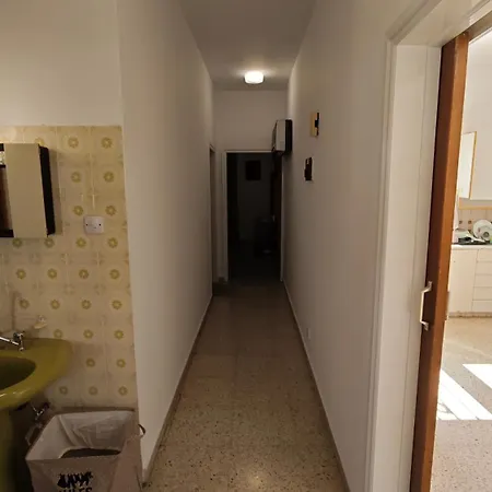 Apartment Center Spacious