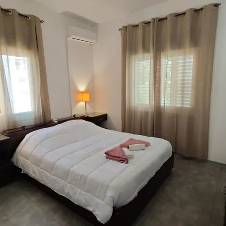 Apartment Center Spacious